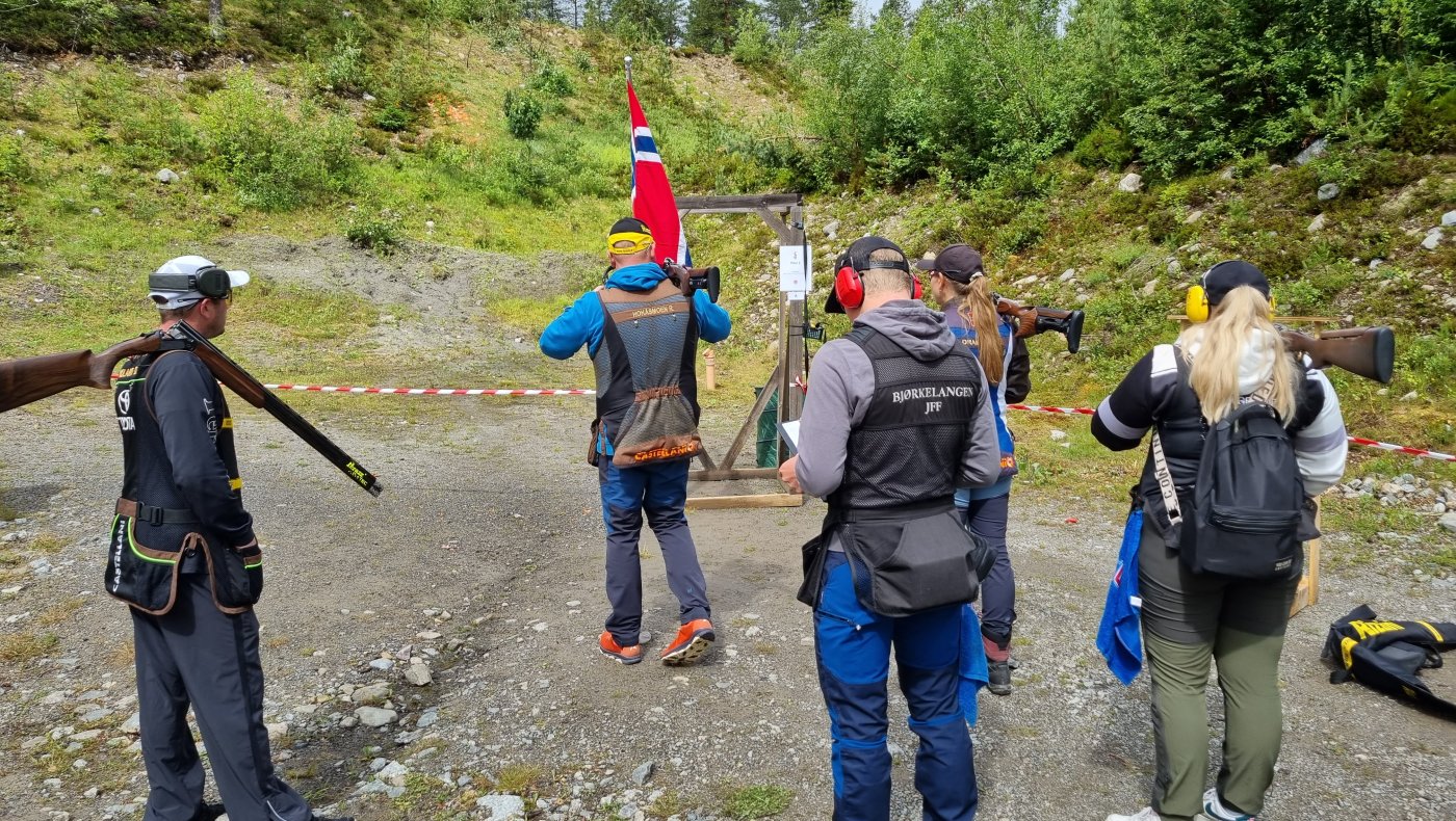 Jaktskytterskolen Erfarne deltar på Leirduesti fredag 2 mai 2025