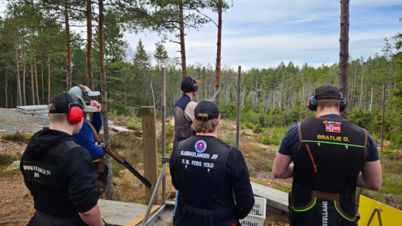 Jaktskytterskolen Erfarne deltar på Leirduesti onsdag 14 mai 2025